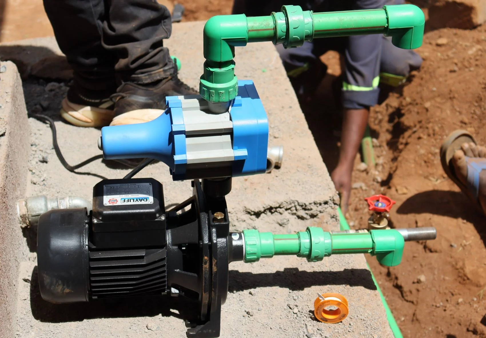 Domestic Water Pumps Aqua Pumps provides a complete range of domestic water pumping solutions designed to meet the diverse needs of Kenyan households. Whether you're dealing with borehole water extraction, overhead tank filling, or pressure boosting for multi-story homes, our residential pumps deliver reliable performance and energy efficiency.